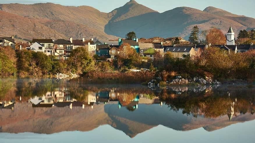 Sneem reflectit a l’aigua