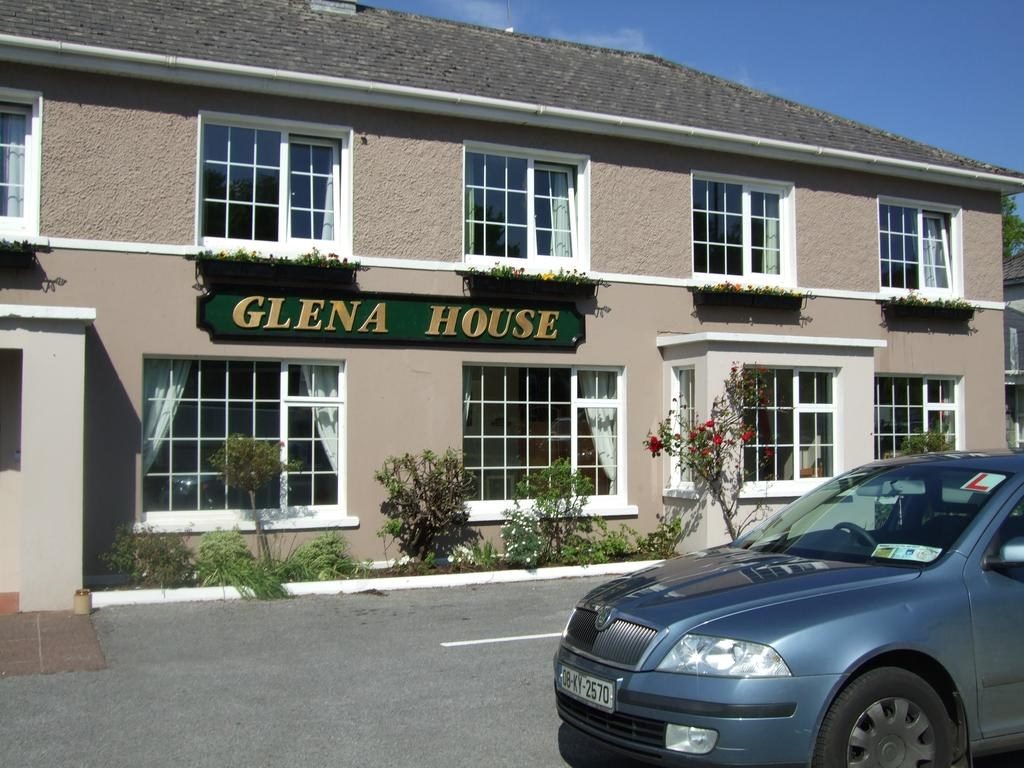 Ein Hostel von außen in Killarney