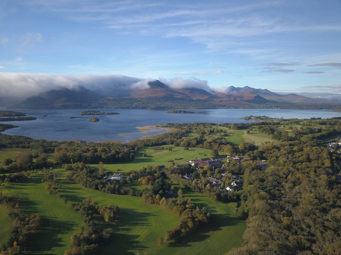 Vista sui laghi e sulla campagna vicino a Killarney